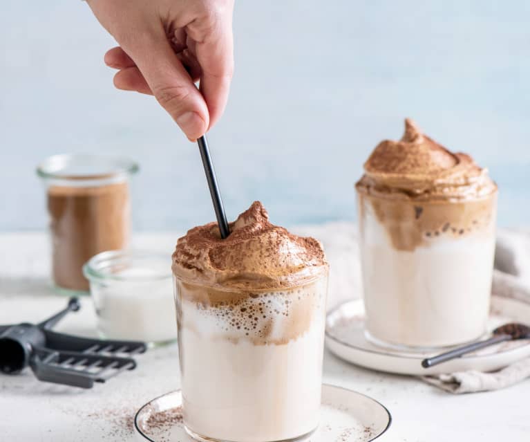 Dalgona coffee classic (kawa po koreańsku) Dalgona coffee classic (kawa po koreańsku)