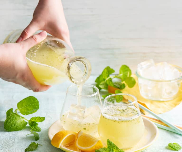 Lemoniada cytrusowo-miętowa Lemoniada cytrusowo-miętowa