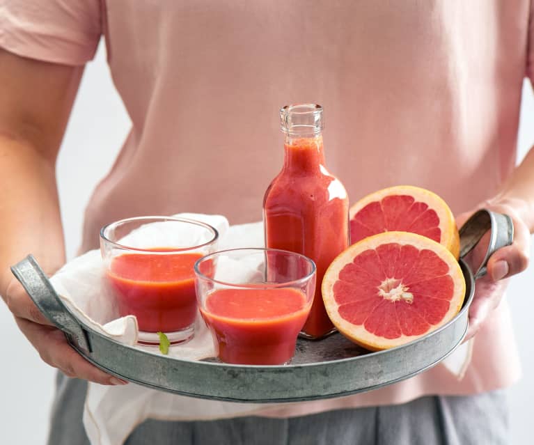 Witaminowe shoty z różowym grejpfrutem Witaminowe shoty z różowym grejpfrutem