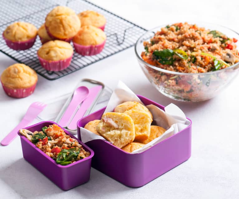Sałatka z quinoa i muffiny kukurydziane z boczkiem Sałatka z quinoa i muffiny kukurydziane z boczkiem