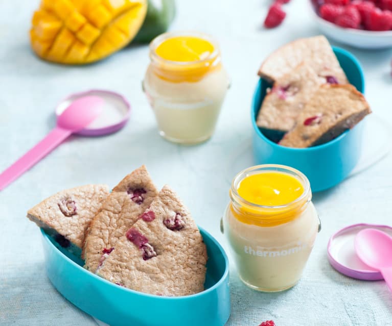 Pieczony naleśnik jaglany z malinami i jogurt mango Pieczony naleśnik jaglany z malinami i jogurt mango