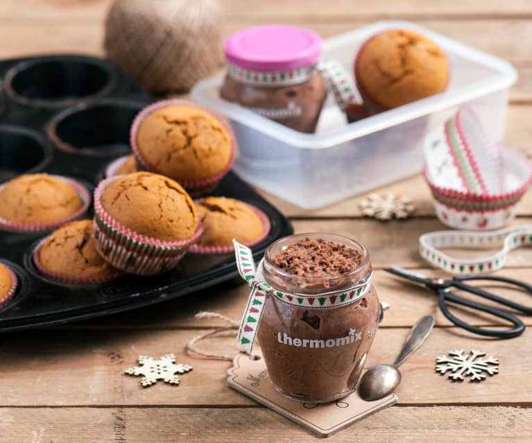 Muffiny piernikowe i nocna owsianka z masłem orzechowym i kakao Muffiny piernikowe i nocna owsianka z masłem orzechowym i kakao