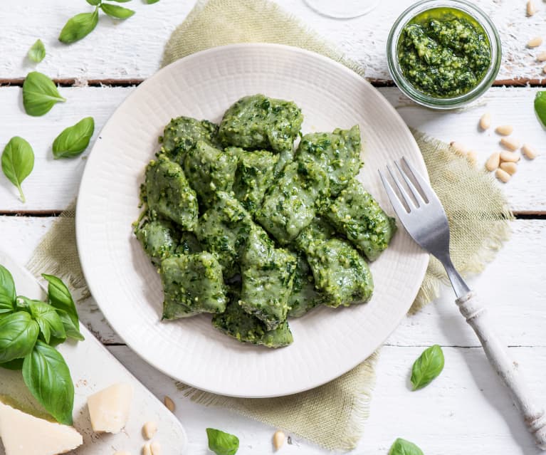 Gnocchi szpinakowe z pesto z rukoli Gnocchi szpinakowe z pesto z rukoli