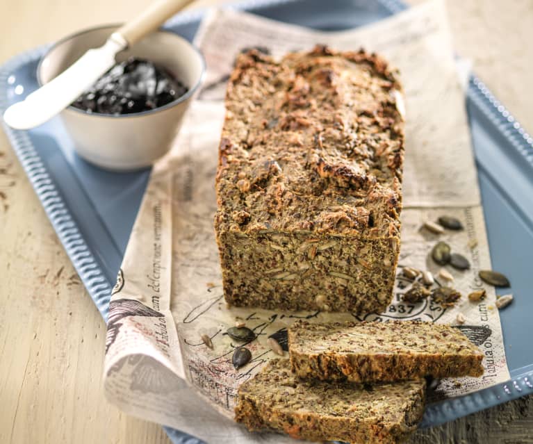 Chleb gryczano-migdałowy z nasionami (bez glutenu) Chleb gryczano-migdałowy z nasionami (bez glutenu)