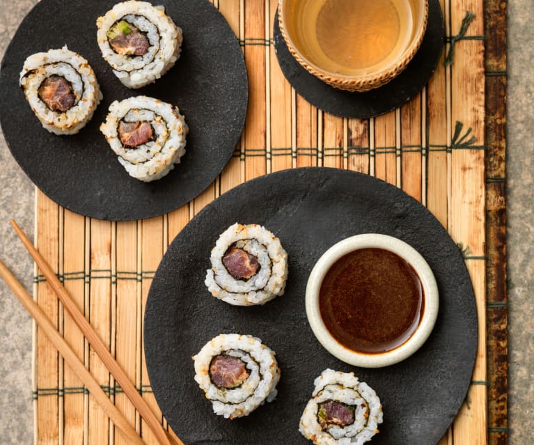 Sushi z pikantnym tuńczykiem Sushi z pikantnym tuńczykiem