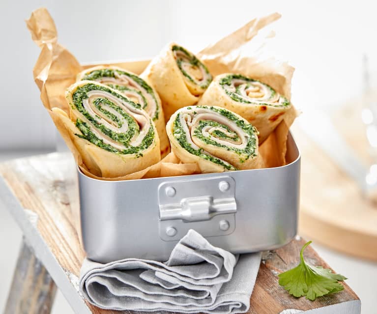 Naleśnikowe wrapy z nadzieniem szpinakowym Naleśnikowe wrapy z nadzieniem szpinakowym