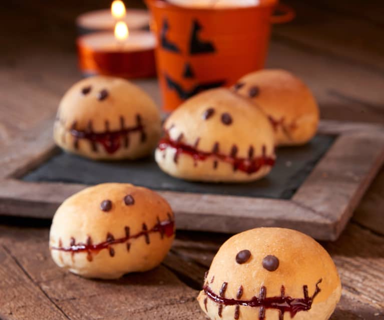 Halloweenowe mleczne bułki  Halloweenowe mleczne bułki