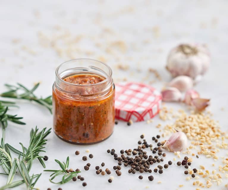 Czerwone pesto z suszonych pomidorów Czerwone pesto z suszonych pomidorów