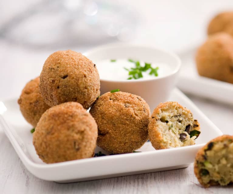 Kulki z cukinią i serem feta Kulki z cukinią i serem feta