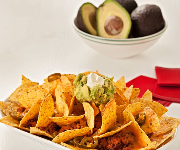 Nachos z ostrą papryczką i tartym serem Nachos z ostrą papryczką i tartym serem