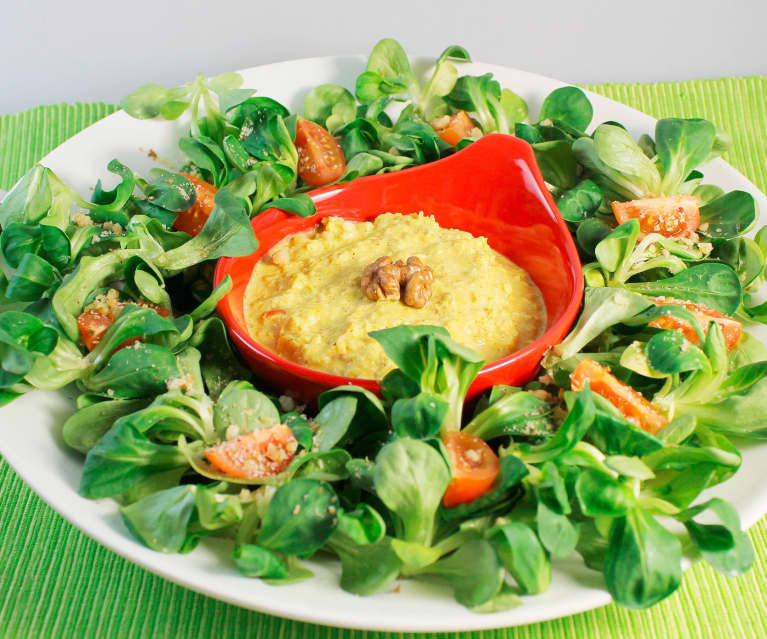 Wiosenna sałatka z roszponki w sosie curry Wiosenna sałatka z roszponki w sosie curry