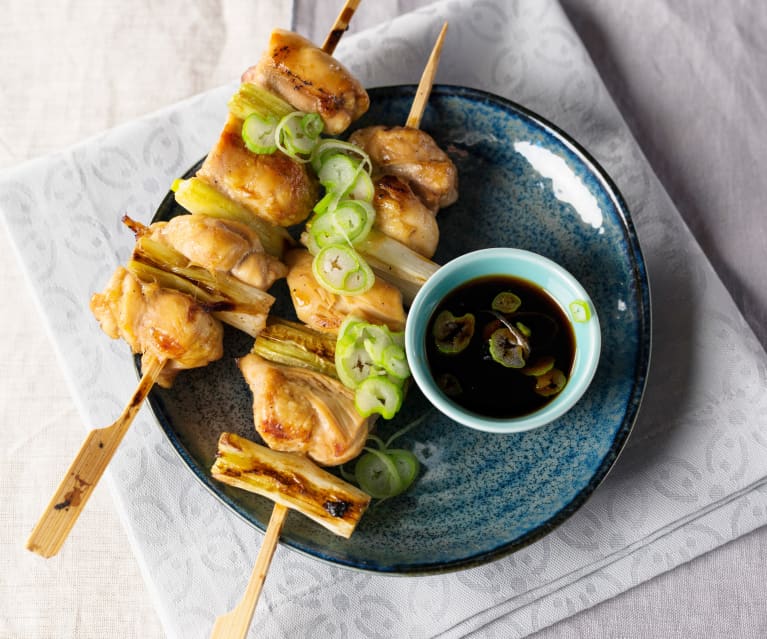 Grillowane szaszłyki z udek kurczaka (Yakitori) Grillowane szaszłyki z udek kurczaka (Yakitori)