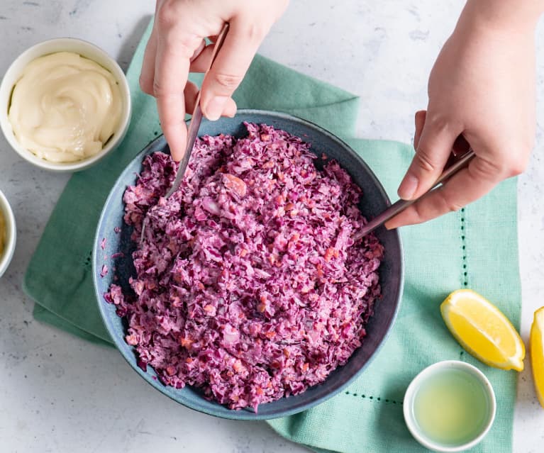 Coleslaw z czerwonej kapusty Coleslaw z czerwonej kapusty