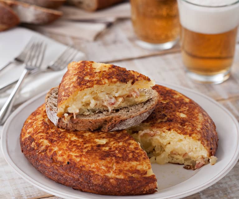Hiszpańska tortilla z boczkiem i serem Hiszpańska tortilla z boczkiem i serem