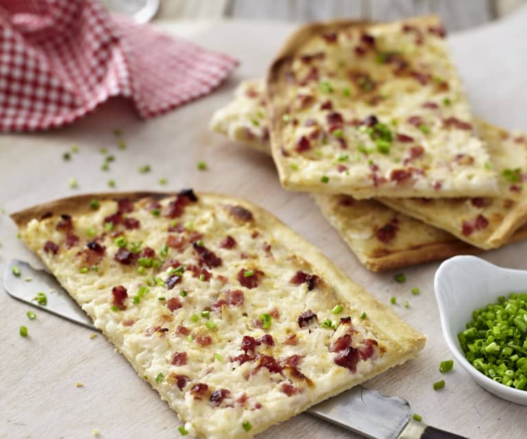 Podpłomyk z szynką (Flammkuchen) Podpłomyk z szynką (Flammkuchen)