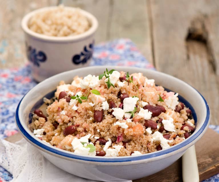 Sałatka z kaszy quinoa Sałatka z kaszy quinoa