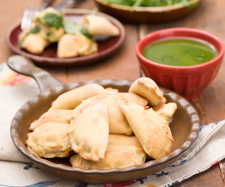 Empanadas z topinamburem i serem cheddar Empanadas z topinamburem i serem cheddar
