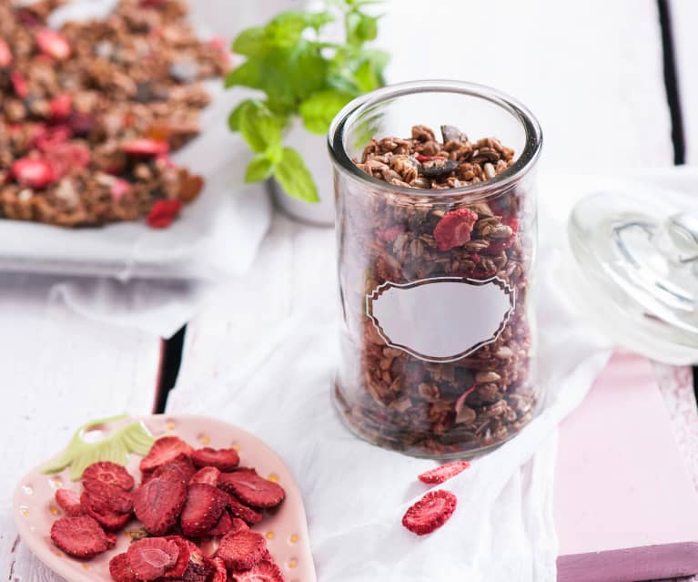 Granola truskawkowo-miętowa Granola truskawkowo-miętowa