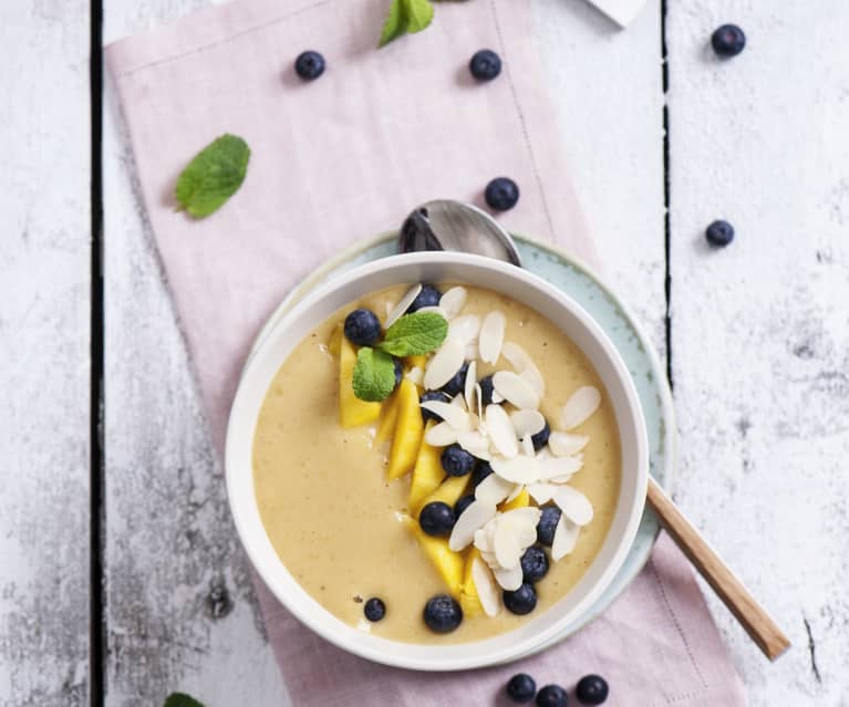 Smoothie bowl z mango i banana Smoothie bowl z mango i banana