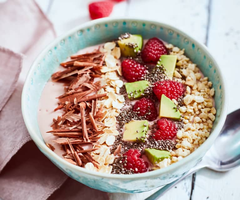 Smoothie bowl z malinami i nasionami chia Smoothie bowl z malinami i nasionami chia