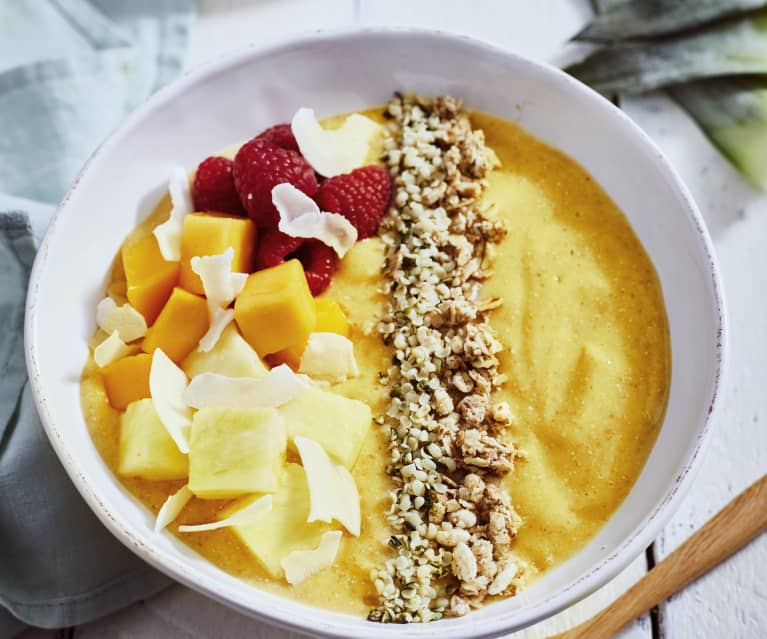 Smoothie bowl z bananem i mango Smoothie bowl z bananem i mango