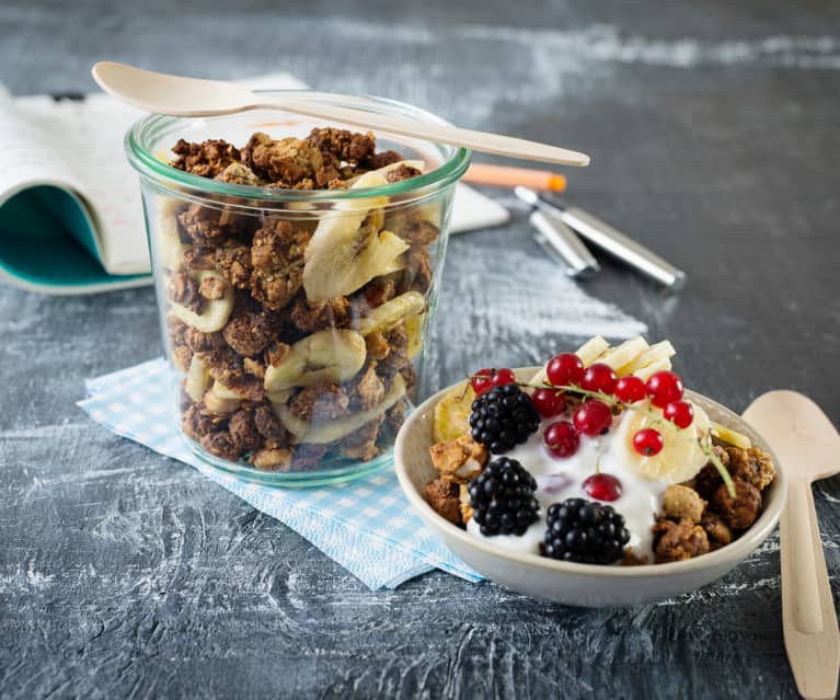 Granola bananowo-orzechowa Granola bananowo-orzechowa