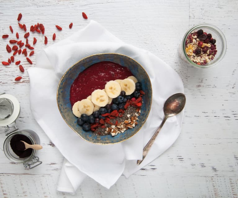 Smoothie bowl z jagodami acai Smoothie bowl z jagodami acai