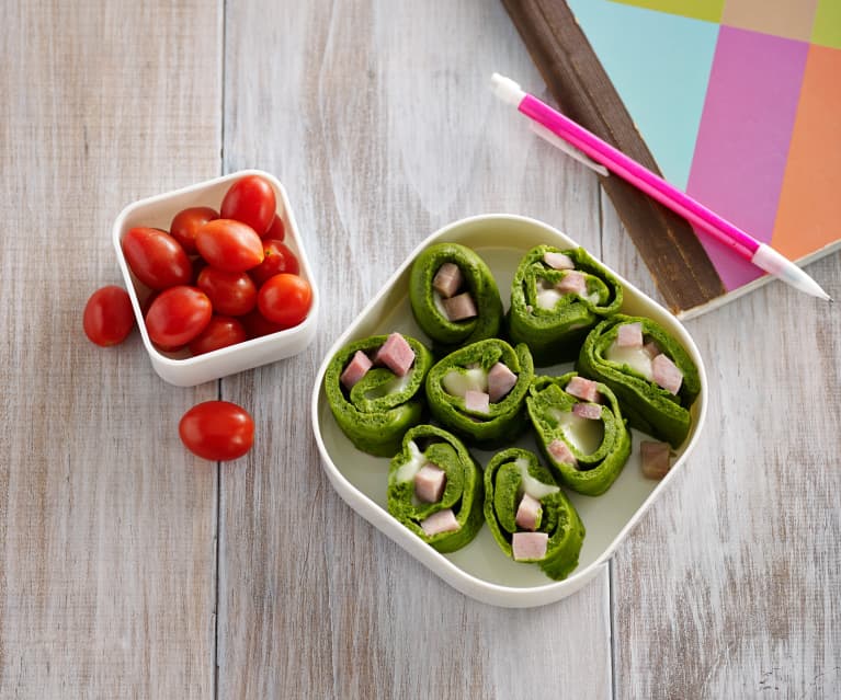 Roladki z zielonego omletu z szynką i mozzarellą