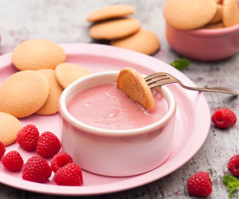 Fondue malinowe z biszkoptami Fondue malinowe z biszkoptami
