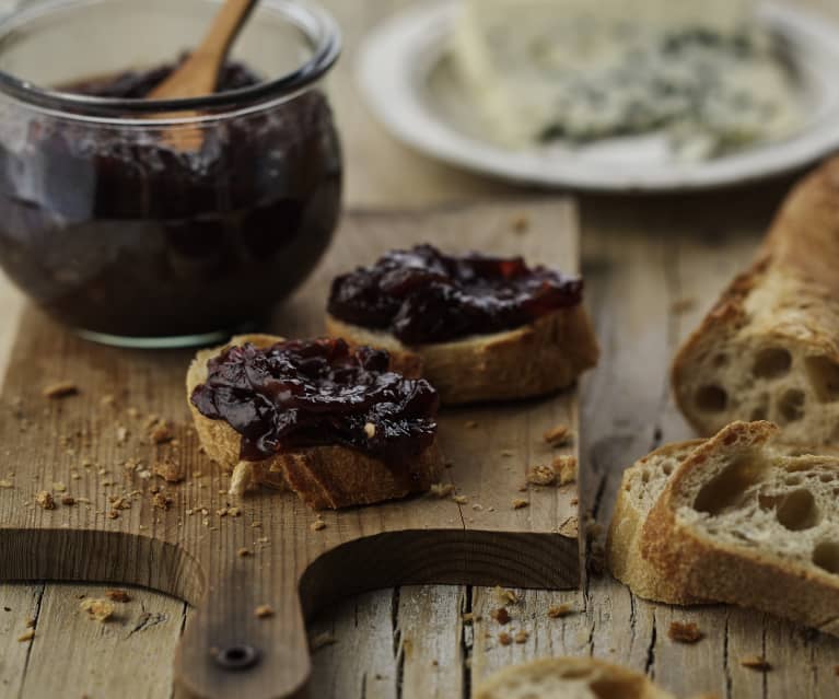 Chutney z czerwonej cebuli Chutney z czerwonej cebuli