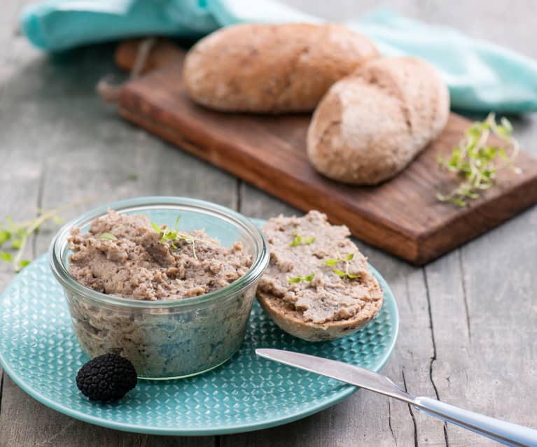 Pasta truflowa (pate pieczarkowe z truflą) Pasta truflowa (pate pieczarkowe z truflą)