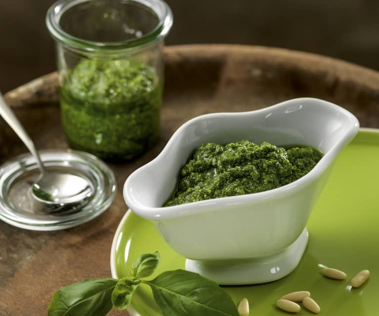 Pesto z bazylii Pesto z bazylii