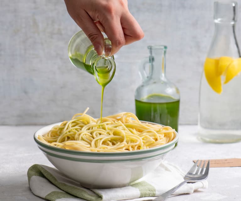 Olej aromatyzowany czosnkiem niedźwiedzim Olej aromatyzowany czosnkiem niedźwiedzim