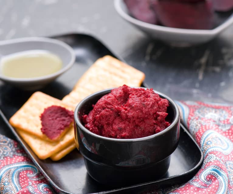 Hummus z buraka Hummus z buraka