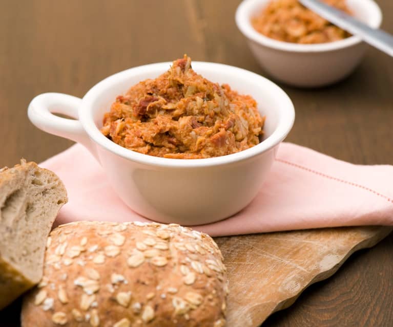 Pasta z suszonych pomidorów z karczochami Pasta z suszonych pomidorów z karczochami
