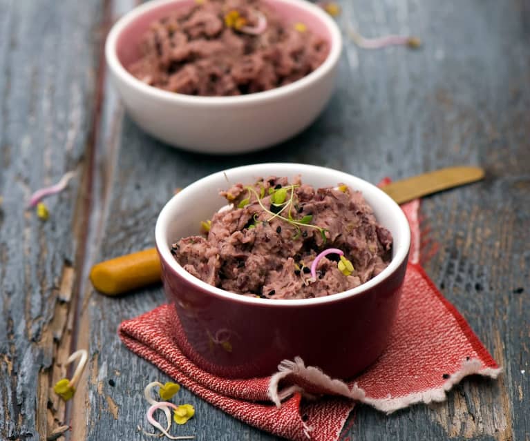 Pasta z czerwonej fasoli z czarnuszką Pasta z czerwonej fasoli z czarnuszką
