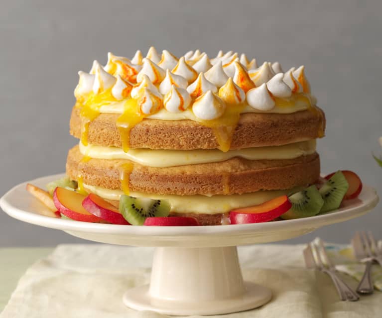 Tort tropikalny z bezikami Tort tropikalny z bezikami