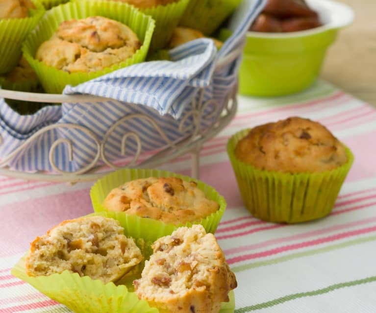 Muffinki z jabłkiem i daktylami (bez cukru) Muffinki z jabłkiem i daktylami (bez cukru)