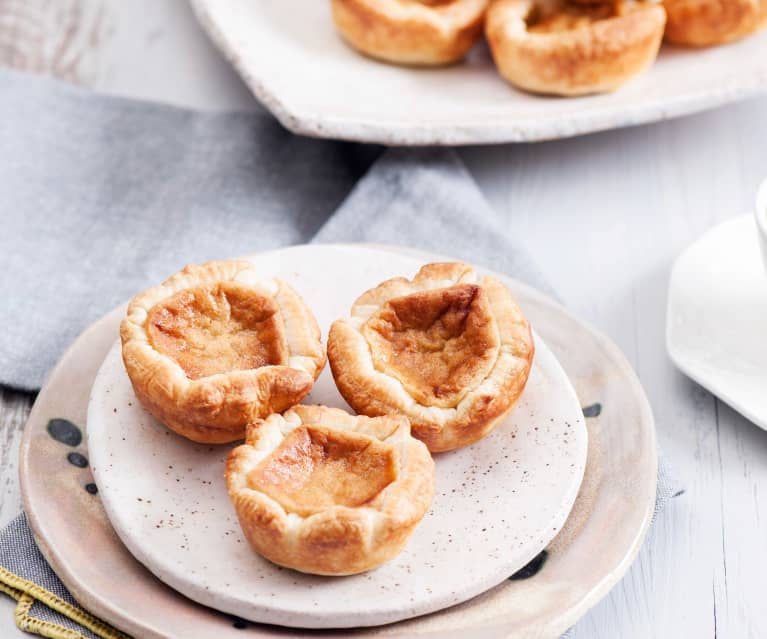 Portugalskie mini tarty z kremem budyniowym (pasteis de nata) Portugalskie mini tarty z kremem budyniowym (pasteis de nata)