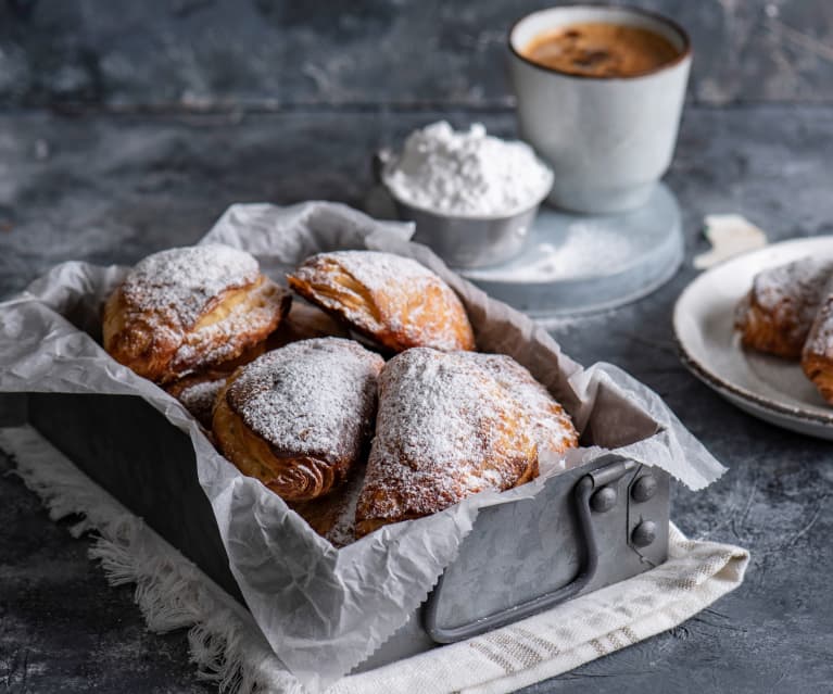 Pierożki półfrancuskie z dżemem Pierożki półfrancuskie z dżemem