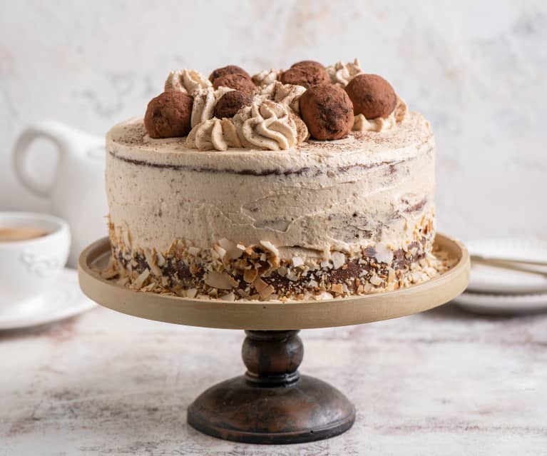 Tort cappuccino z chrupką z białej czekolady Tort cappuccino z chrupką z białej czekolady