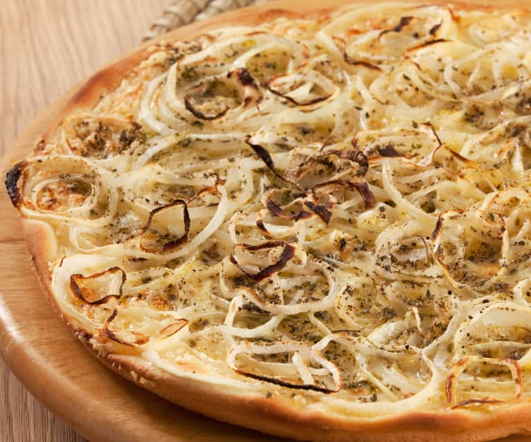 Pizza genueńska z cebulą (fugazza) Pizza genueńska z cebulą (fugazza)
