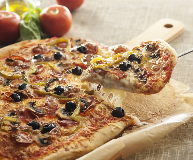 Pizza pepperoni z pieczarkami Pizza pepperoni z pieczarkami
