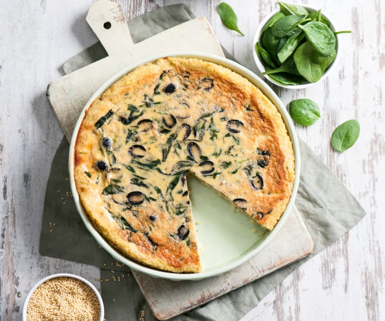 Jaglany quiche ze szpinakiem i oliwkami Jaglany quiche ze szpinakiem i oliwkami
