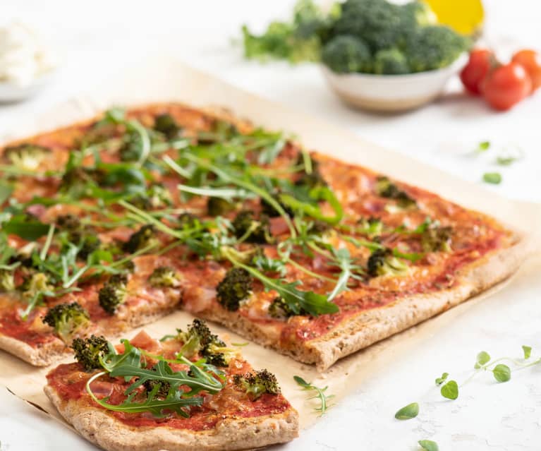 Pizza na mąkach pełnoziarnistych Pizza na mąkach pełnoziarnistych