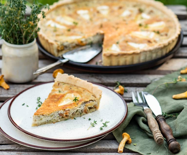 Tarta z kurkami, porem i serem camembert Tarta z kurkami, porem i serem camembert