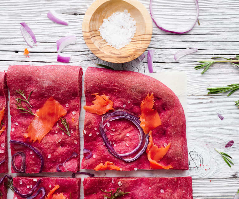 Schiacciata z wędzonym łososiem i cebulą Schiacciata z wędzonym łososiem i cebulą