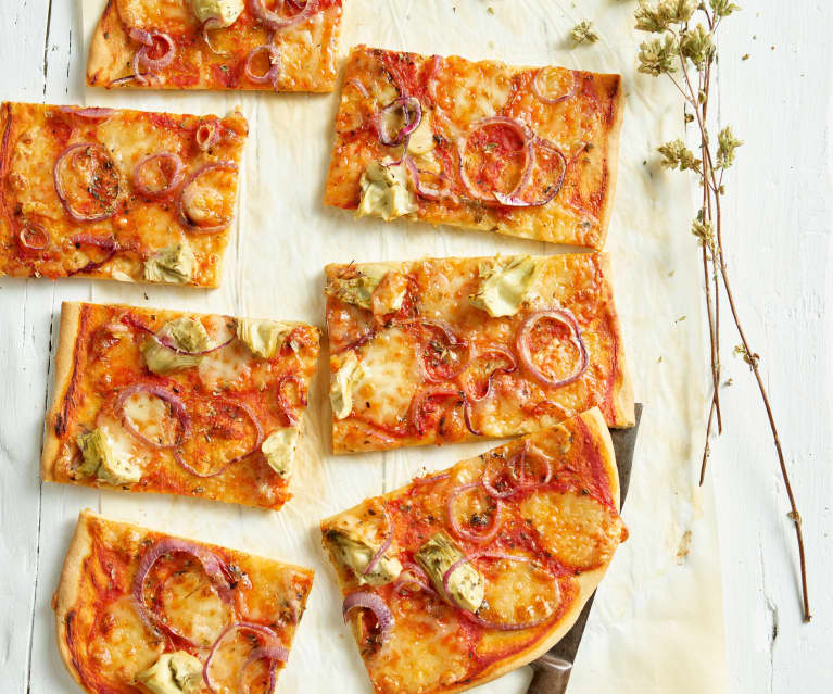 Szybka pizza z tuńczykiem i karczochami Szybka pizza z tuńczykiem i karczochami
