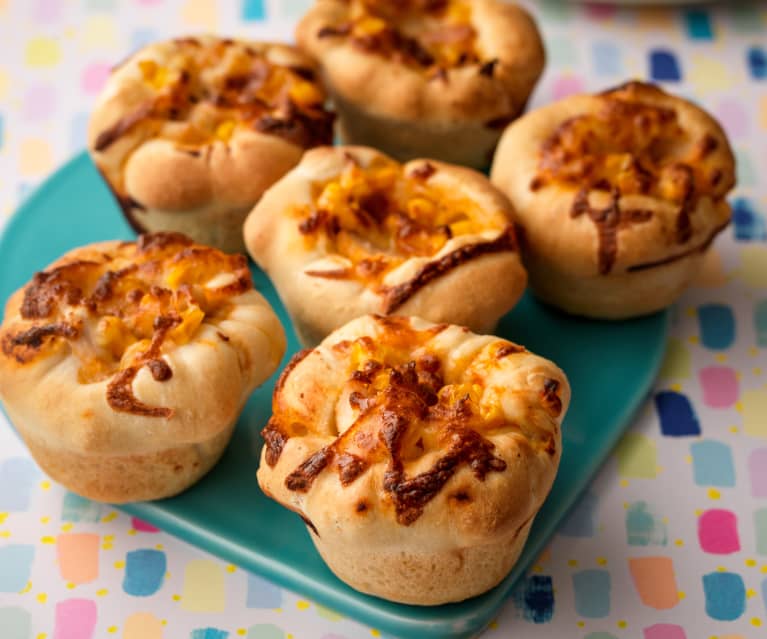 Muffiny pizzowe z kurczakiem z rosołu i kukurydzą Muffiny pizzowe z kurczakiem z rosołu i kukurydzą