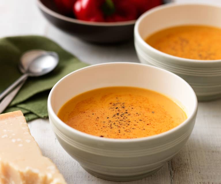 Zupa z papryki i parmezanu Zupa z papryki i parmezanu